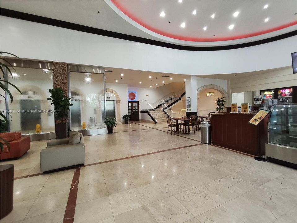 For Rent: $2,000 (0 beds, 1 baths, 360 Square Feet)