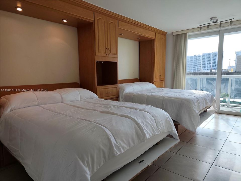 For Rent: $2,000 (0 beds, 1 baths, 360 Square Feet)