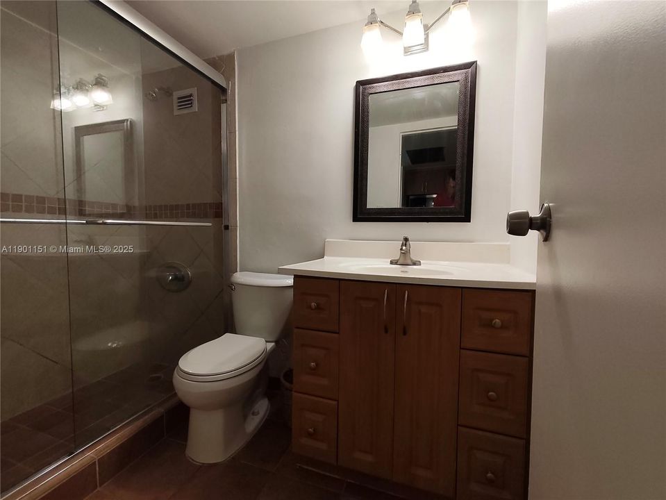 For Rent: $2,000 (0 beds, 1 baths, 360 Square Feet)