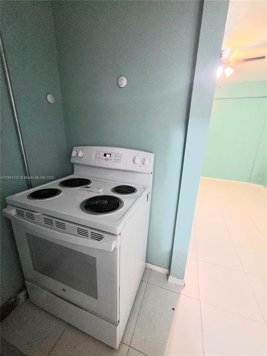 Activo con contrato: $1,100 (1 camas, 1 baños, 546 Pies cuadrados)