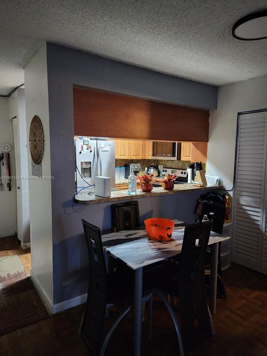 For Rent: $2,300 (3 beds, 2 baths, 973 Square Feet)