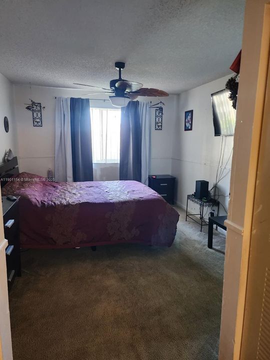 For Rent: $2,300 (3 beds, 2 baths, 973 Square Feet)
