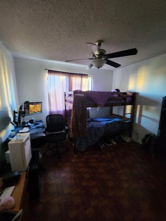 For Rent: $2,300 (3 beds, 2 baths, 973 Square Feet)