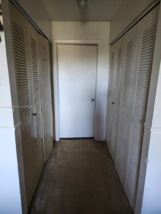 For Rent: $2,300 (3 beds, 2 baths, 973 Square Feet)