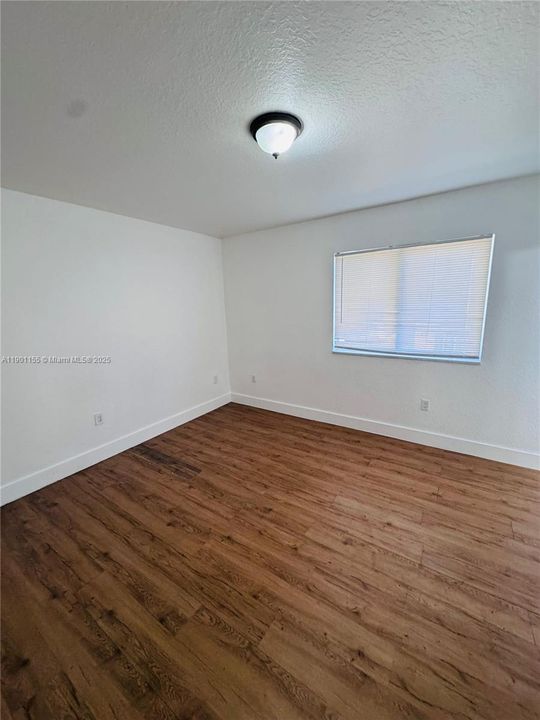 For Rent: $2,300 (3 beds, 2 baths, 1527 Square Feet)