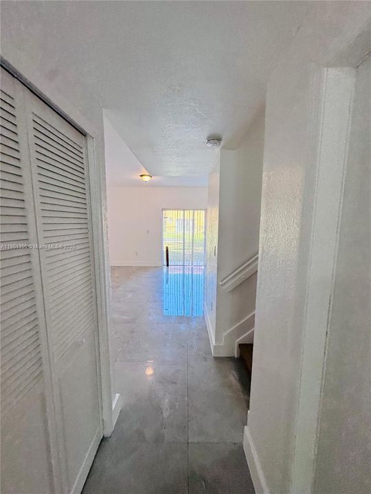 For Rent: $2,300 (3 beds, 2 baths, 1527 Square Feet)