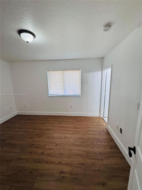 For Rent: $2,300 (3 beds, 2 baths, 1527 Square Feet)