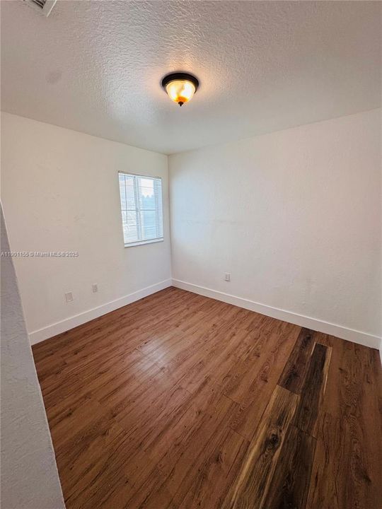 For Rent: $2,300 (3 beds, 2 baths, 1527 Square Feet)