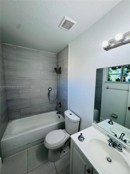 For Rent: $2,300 (3 beds, 2 baths, 1527 Square Feet)