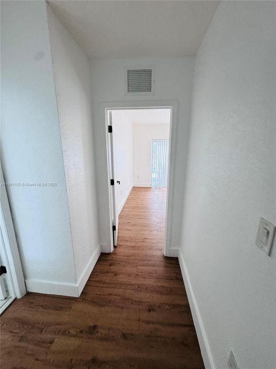 For Rent: $2,300 (3 beds, 2 baths, 1527 Square Feet)