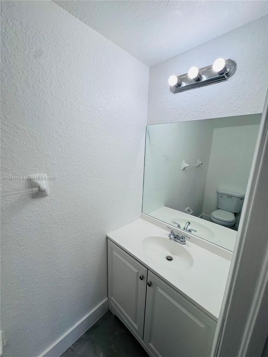 For Rent: $2,300 (3 beds, 2 baths, 1527 Square Feet)