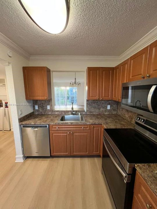 For Rent: $2,180 (2 beds, 2 baths, 832 Square Feet)