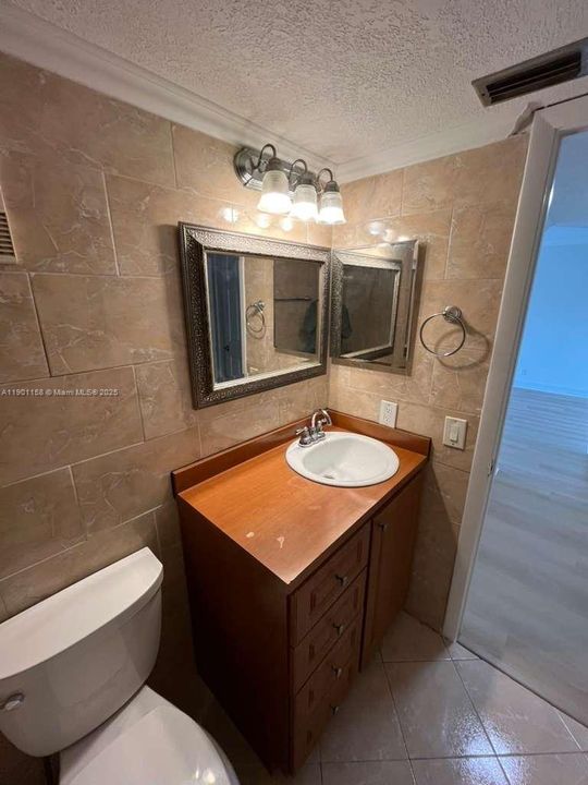 For Rent: $2,180 (2 beds, 2 baths, 832 Square Feet)