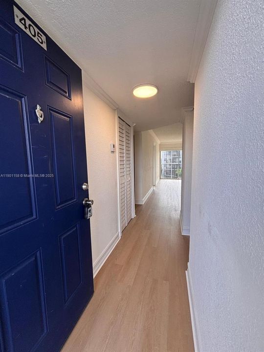 For Rent: $2,180 (2 beds, 2 baths, 832 Square Feet)