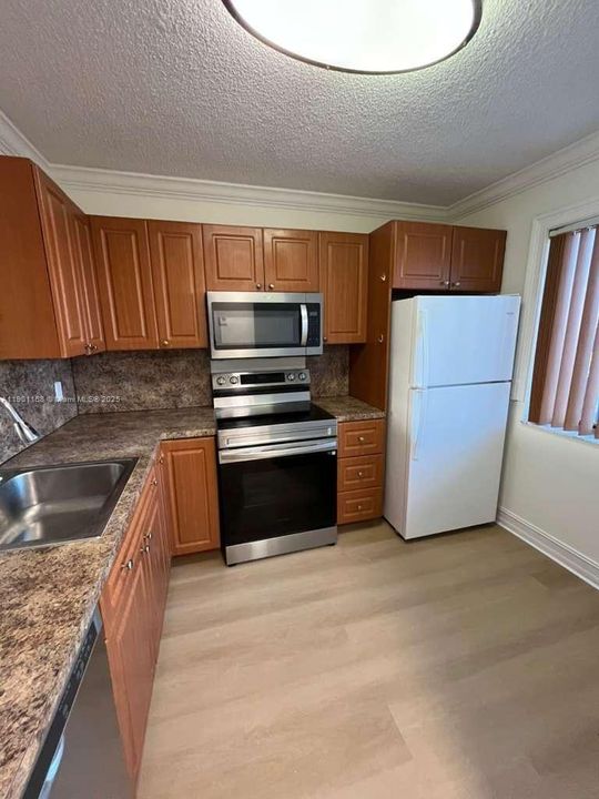 For Rent: $2,180 (2 beds, 2 baths, 832 Square Feet)