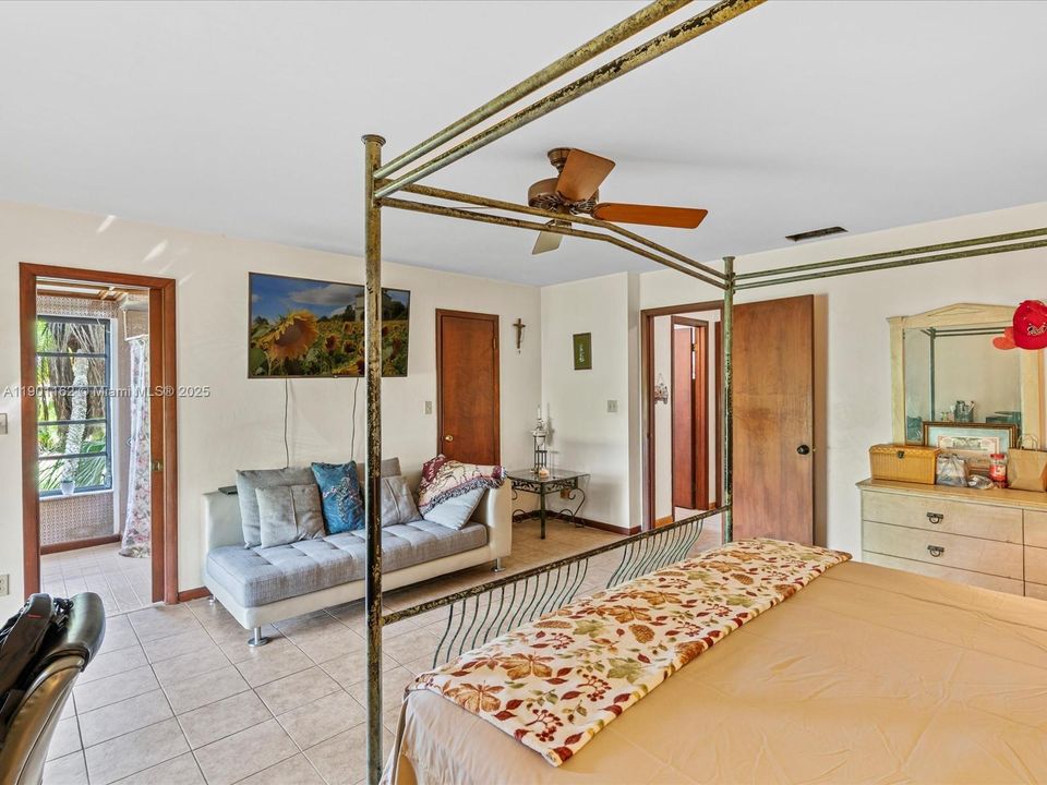 Activo con contrato: $665,000 (3 camas, 2 baños, 1818 Pies cuadrados)