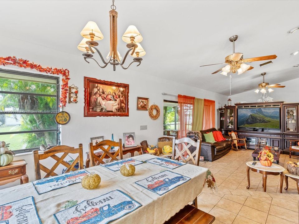 Activo con contrato: $665,000 (3 camas, 2 baños, 1818 Pies cuadrados)