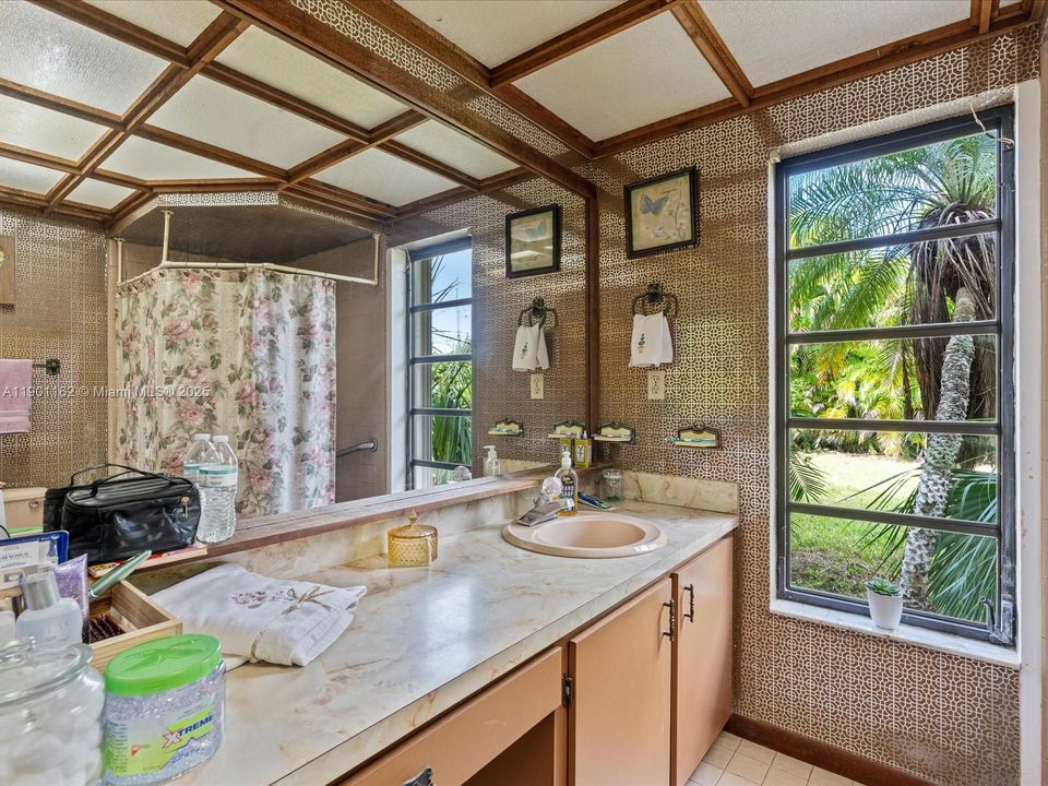 Activo con contrato: $665,000 (3 camas, 2 baños, 1818 Pies cuadrados)