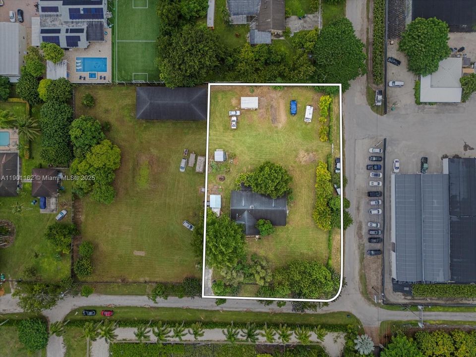 Activo con contrato: $665,000 (3 camas, 2 baños, 1818 Pies cuadrados)