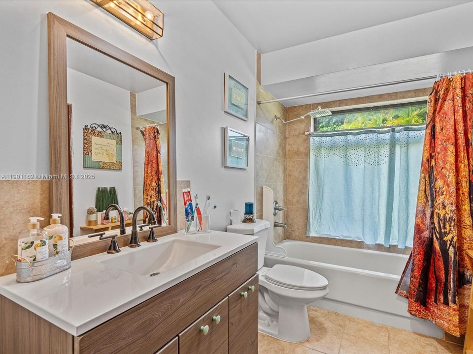 Activo con contrato: $665,000 (3 camas, 2 baños, 1818 Pies cuadrados)