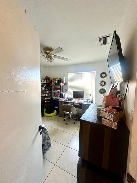 Active With Contract: $2,790 (3 beds, 2 baths, 1240 Square Feet)