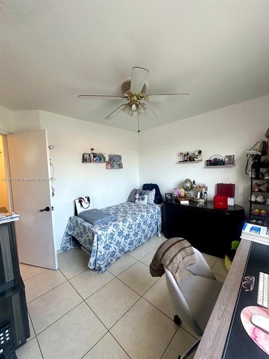 Active With Contract: $2,790 (3 beds, 2 baths, 1240 Square Feet)