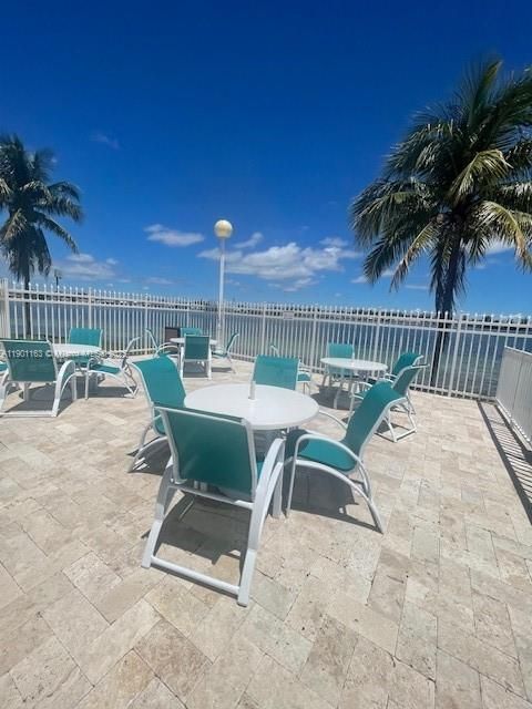 Active With Contract: $2,790 (3 beds, 2 baths, 1240 Square Feet)