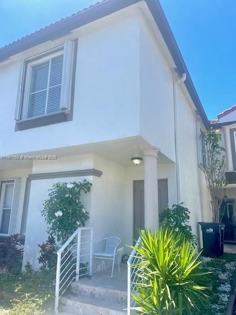 Active With Contract: $2,790 (3 beds, 2 baths, 1240 Square Feet)