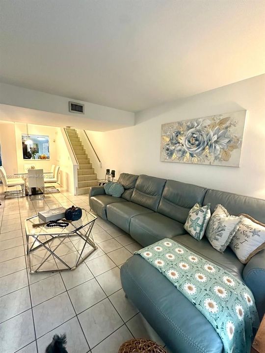 Active With Contract: $2,790 (3 beds, 2 baths, 1240 Square Feet)