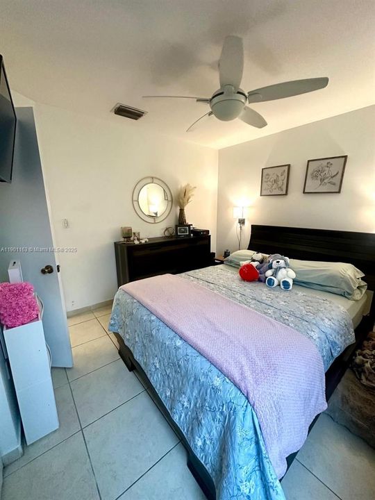 Active With Contract: $2,790 (3 beds, 2 baths, 1240 Square Feet)