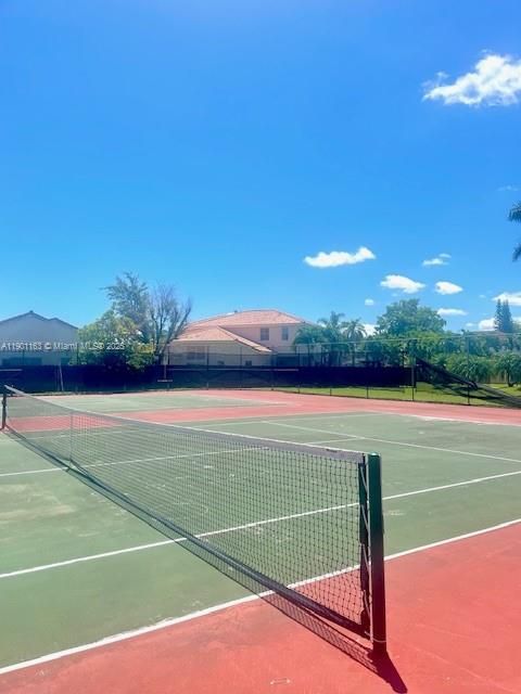 Active With Contract: $2,790 (3 beds, 2 baths, 1240 Square Feet)