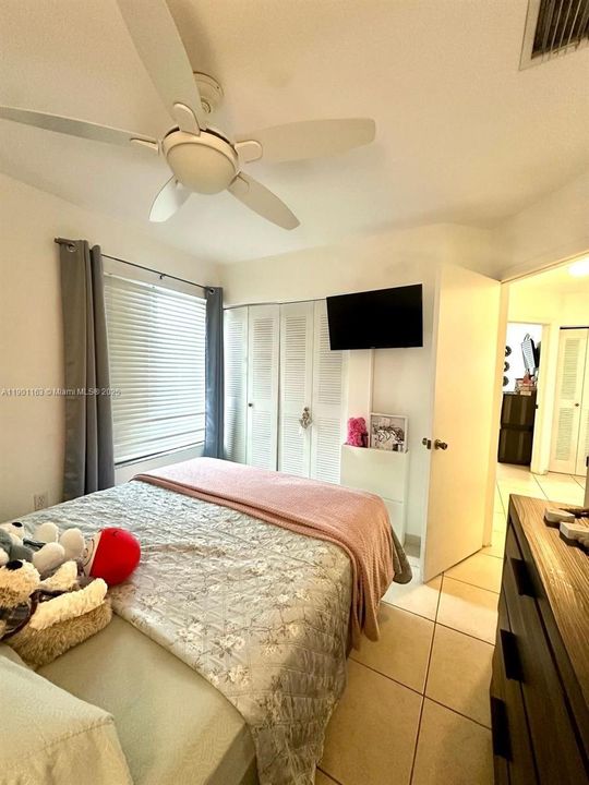 Active With Contract: $2,790 (3 beds, 2 baths, 1240 Square Feet)