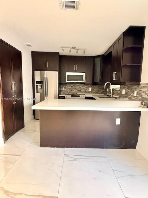 Recently Rented: $2,900 (3 beds, 2 baths, 1180 Square Feet)