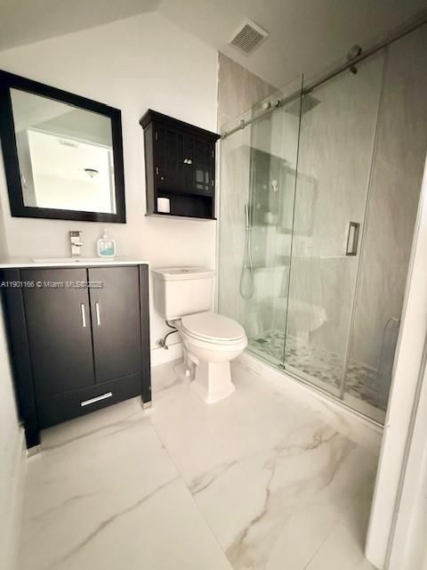 Recently Rented: $2,900 (3 beds, 2 baths, 1180 Square Feet)