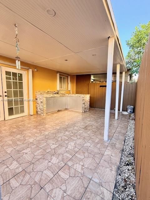 Recently Rented: $2,900 (3 beds, 2 baths, 1180 Square Feet)