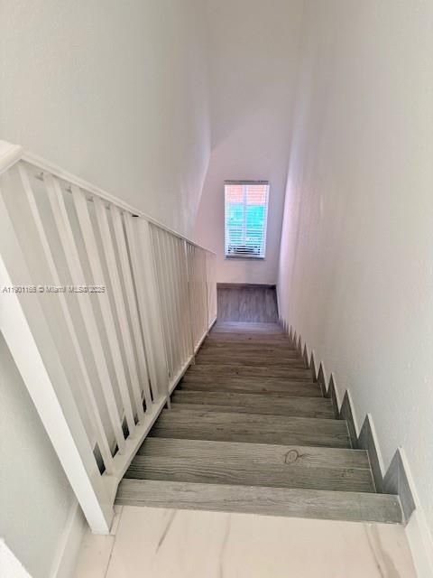 Recently Rented: $2,900 (3 beds, 2 baths, 1180 Square Feet)