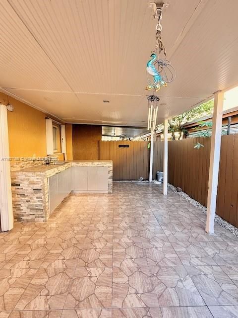 Recently Rented: $2,900 (3 beds, 2 baths, 1180 Square Feet)