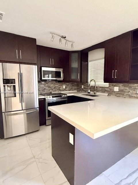 Recently Rented: $2,900 (3 beds, 2 baths, 1180 Square Feet)