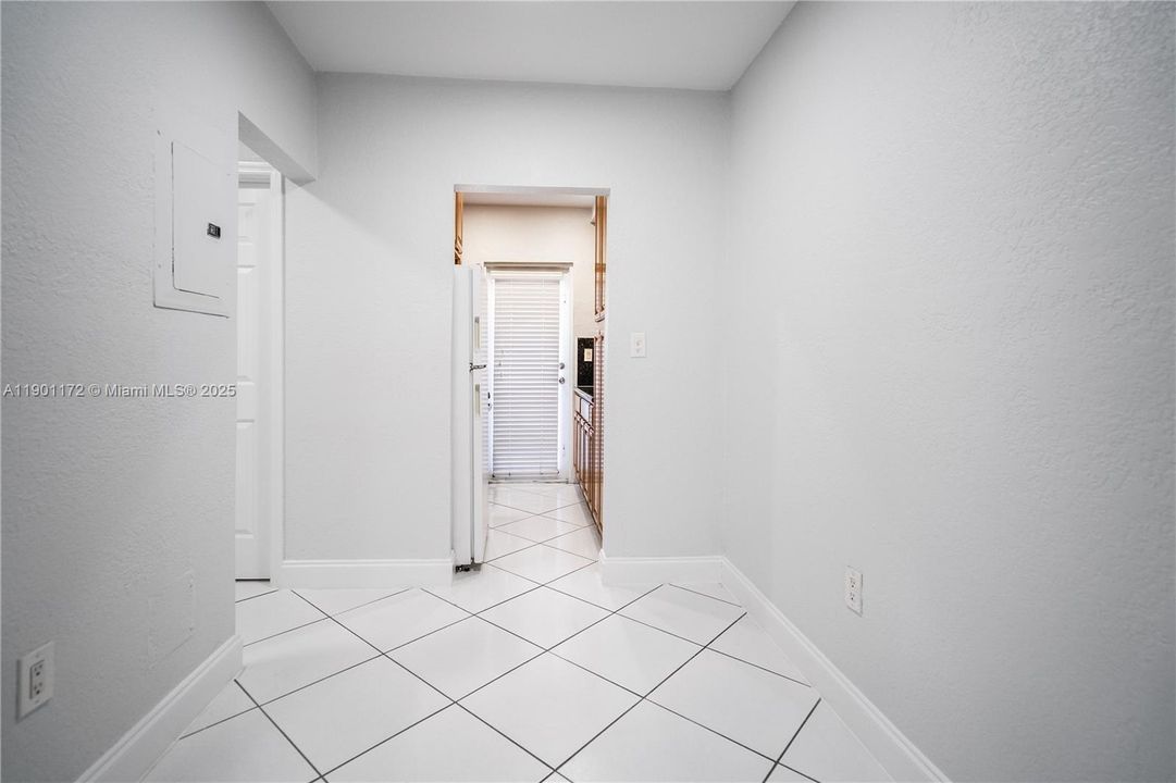 Recently Rented: $1,500 (0 beds, 1 baths, 450 Square Feet)