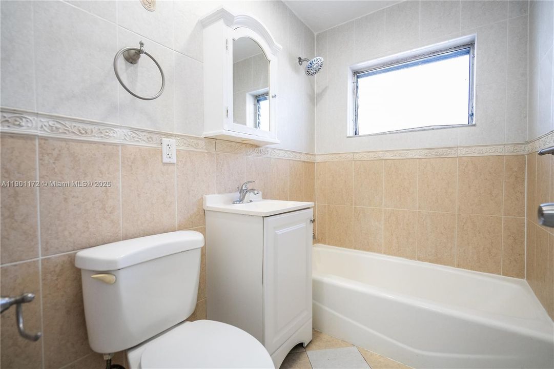 Recently Rented: $1,500 (0 beds, 1 baths, 450 Square Feet)