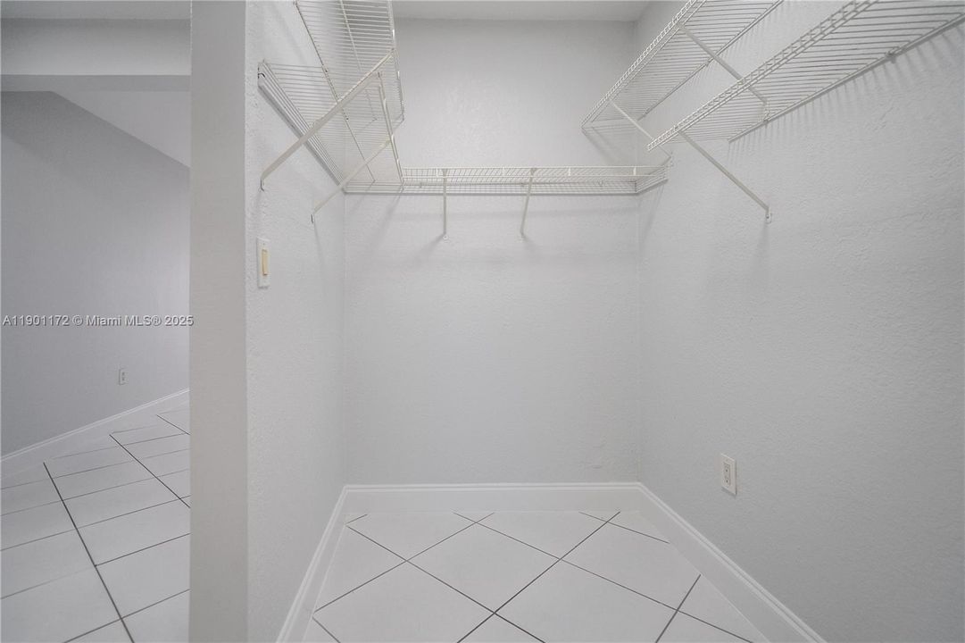 Recently Rented: $1,500 (0 beds, 1 baths, 450 Square Feet)