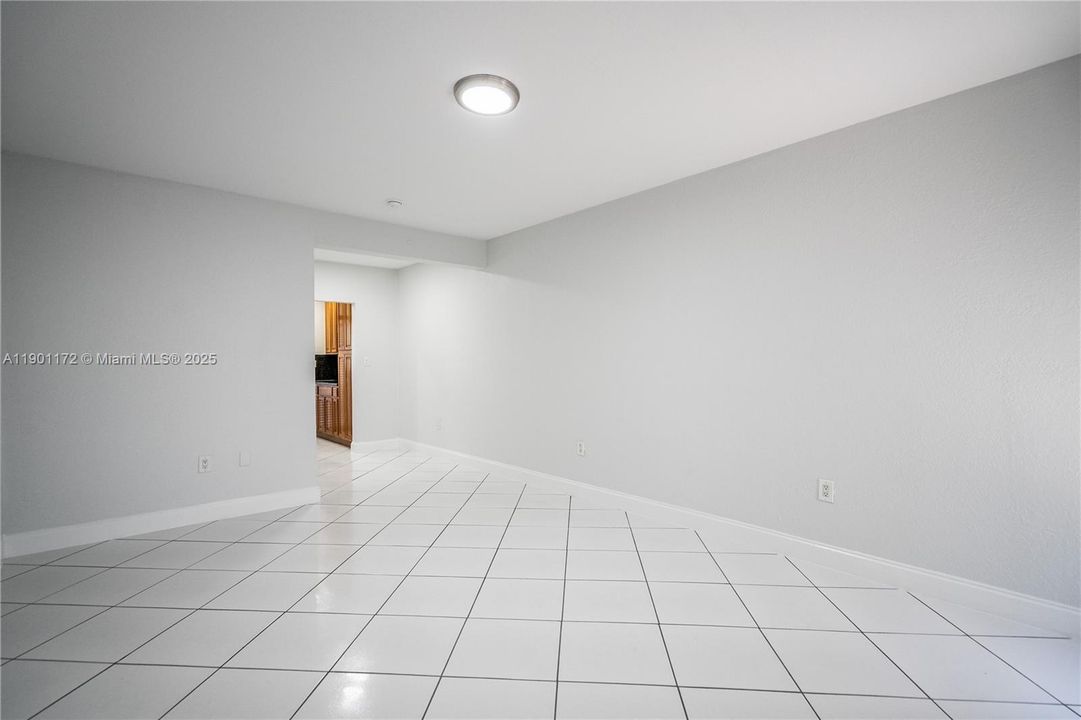 Recently Rented: $1,500 (0 beds, 1 baths, 450 Square Feet)