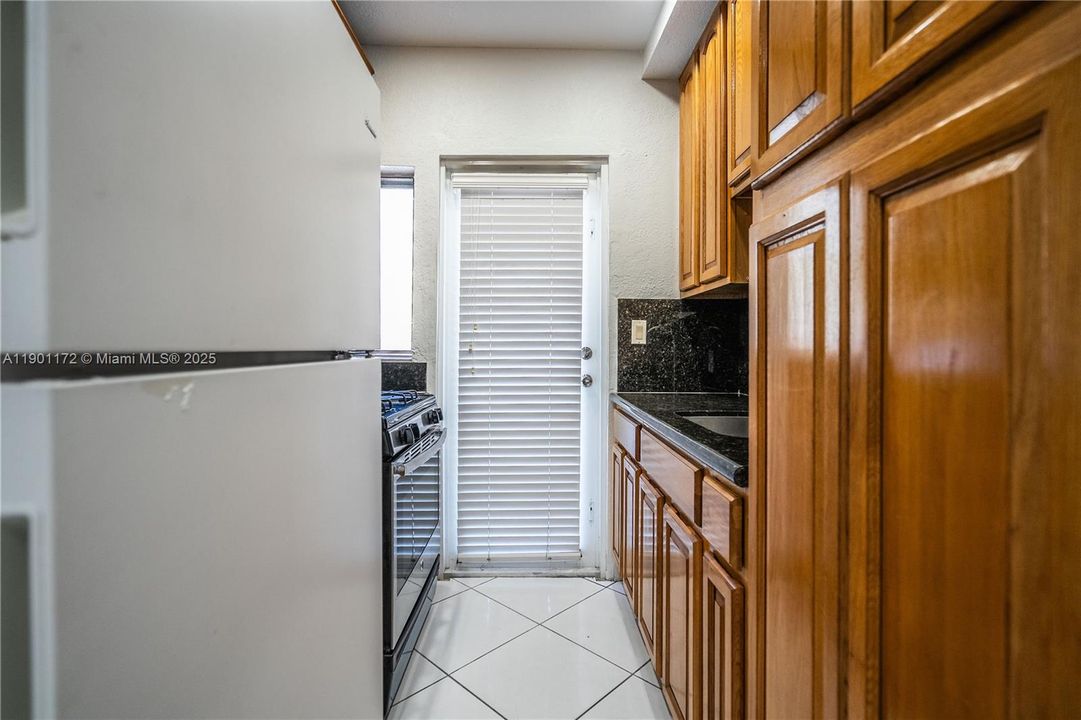 Recently Rented: $1,500 (0 beds, 1 baths, 450 Square Feet)