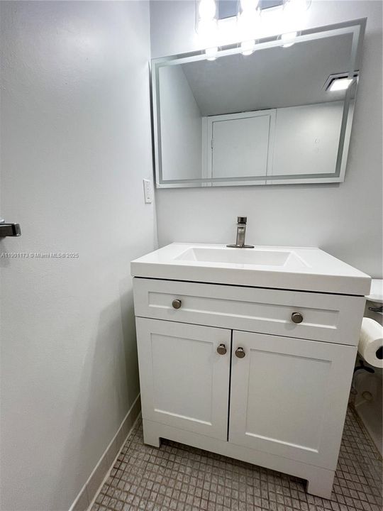 Recently Rented: $1,850 (1 beds, 1 baths, 614 Square Feet)