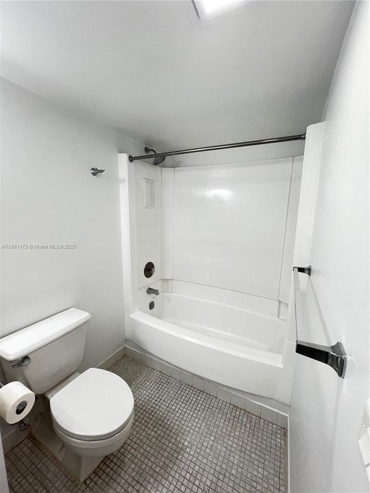 Recently Rented: $1,850 (1 beds, 1 baths, 614 Square Feet)