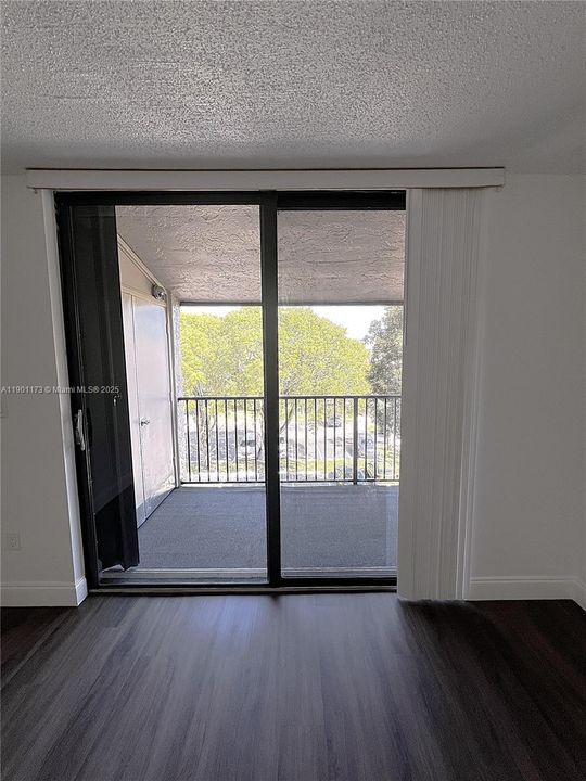 Recently Rented: $1,850 (1 beds, 1 baths, 614 Square Feet)