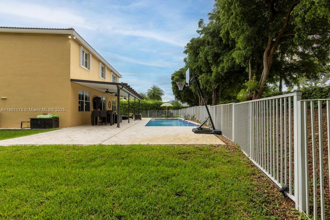 For Rent: $6,495 (4 beds, 3 baths, 2240 Square Feet)