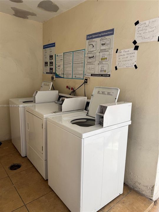 For Rent: $2,050 (2 beds, 1 baths, 800 Square Feet)