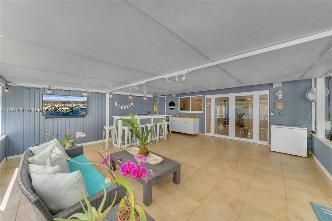 Recently Rented: $3,271 (3 beds, 2 baths, 1110 Square Feet)