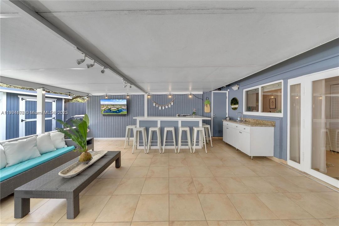 Recently Rented: $3,271 (3 beds, 2 baths, 1110 Square Feet)